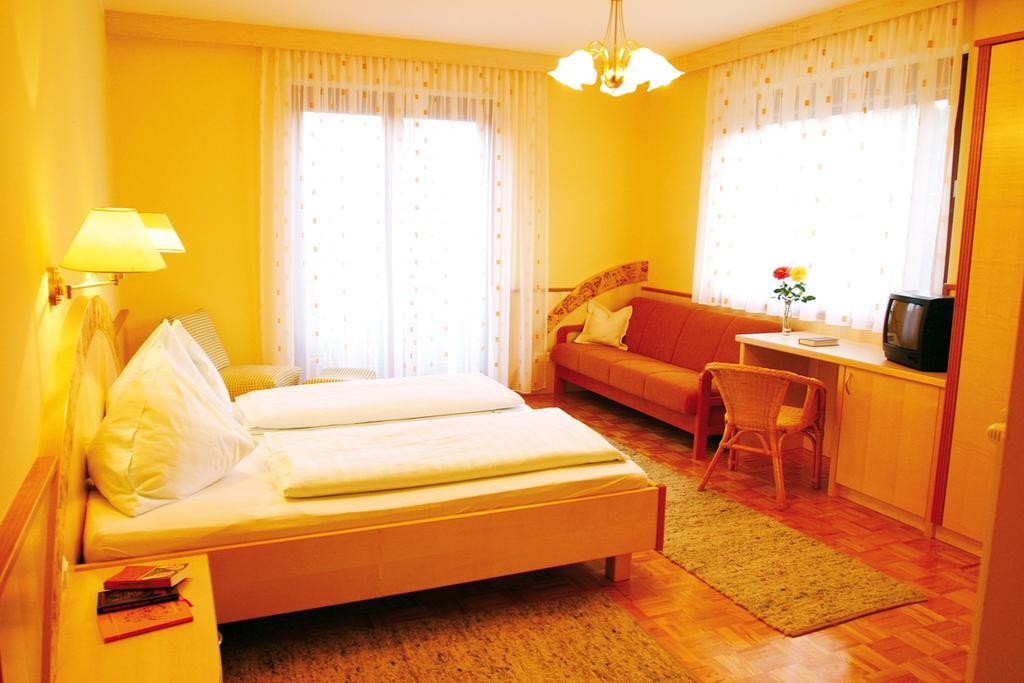 Hotel Restaurant Thadeushof Techelsberg 객실 사진