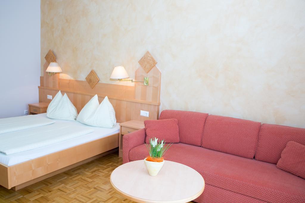 Hotel Restaurant Thadeushof Techelsberg 외부 사진